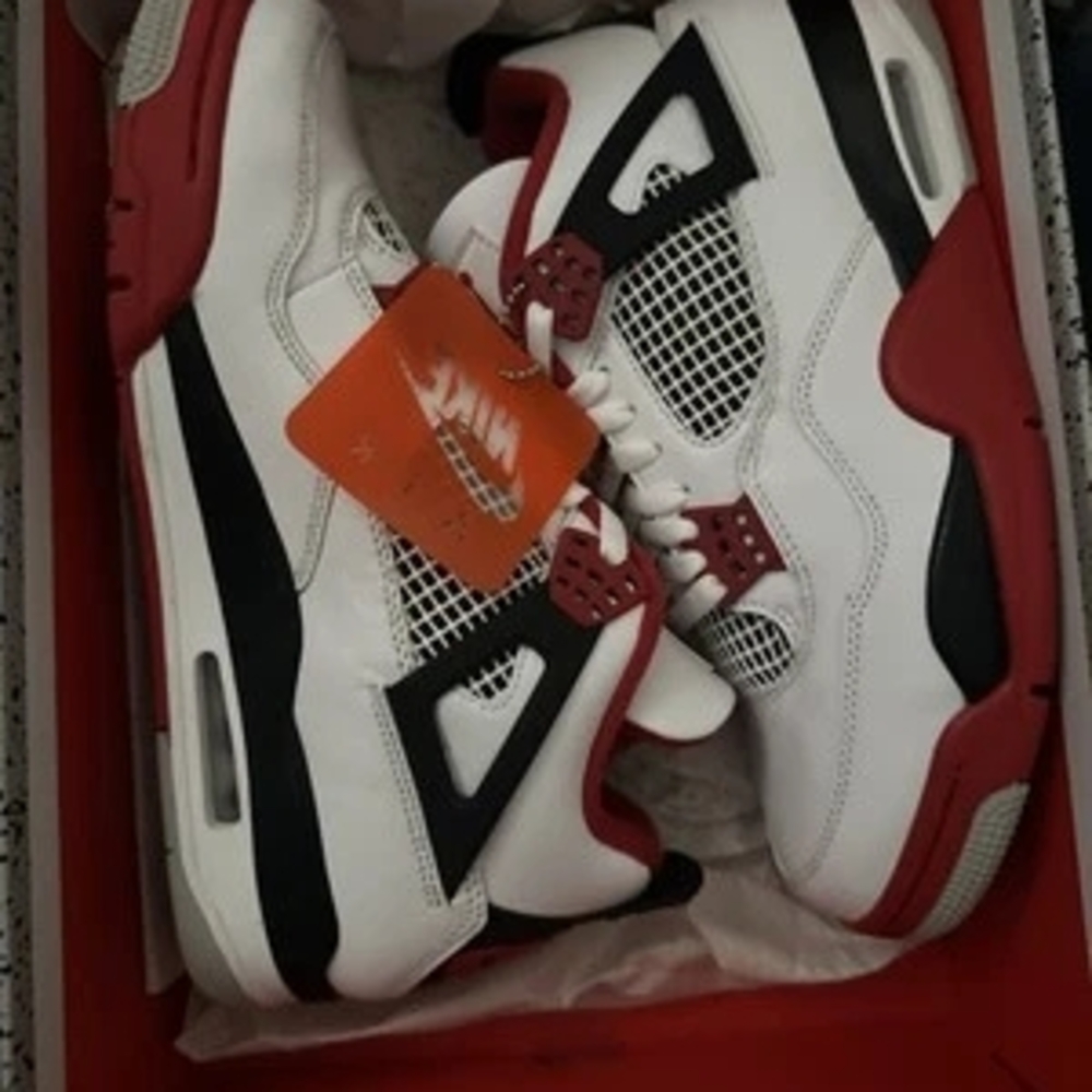 Jordan 4s